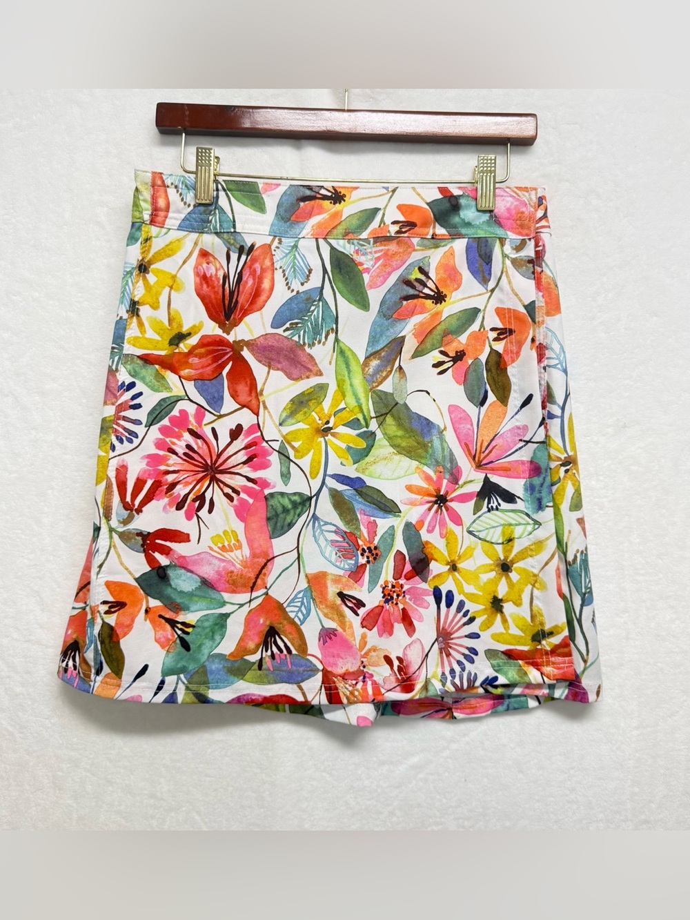 Ripskirt Hawaii Floral Watercolor Mini Skirt in White with Multicolor Print